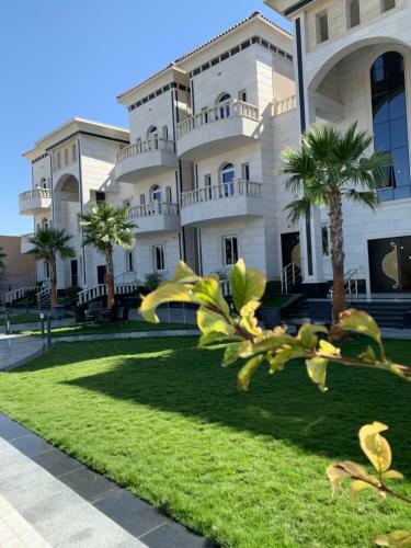 Golden White Hotel