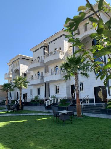 Golden White Hotel