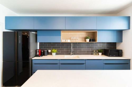 Apartamento Bright Sunny Holiday Home With Sea Views