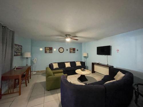 Large 8br Sleeps 38 People With Over 3000 Sq Ft