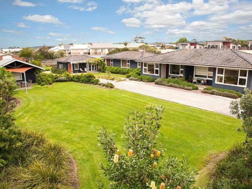 Villa Beeches By The Sea