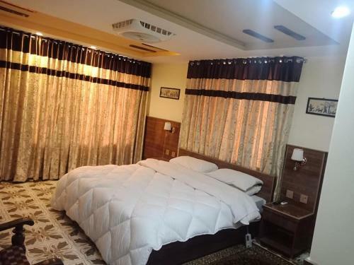 Eagles Nest Hotel