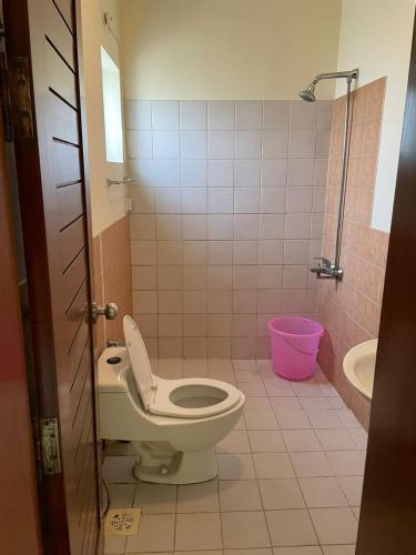 Savoy Apartments F11