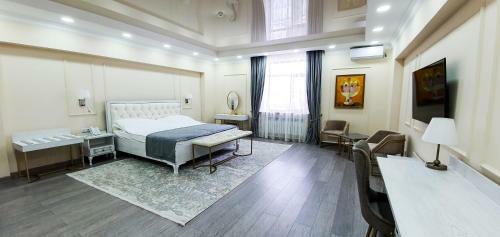 Hotel Grand Holiday Hall
