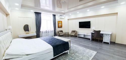Hotel Grand Holiday Hall