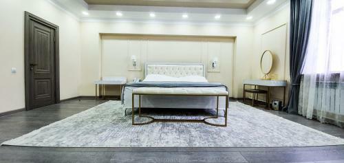 Hotel Grand Holiday Hall