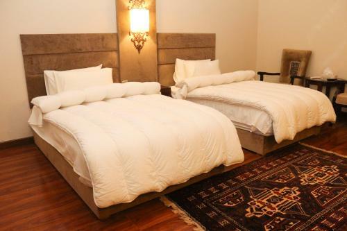 Hotel Shelton Rezidor Swat