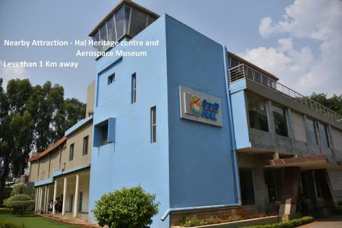 Townhouse Oak Hotel U T Elite