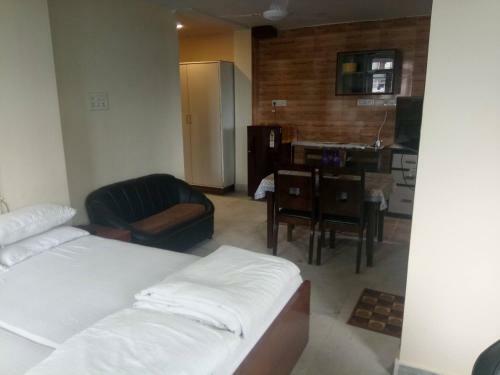 Service Apartment, Park Street, Calcutta