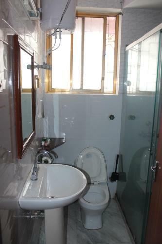Service Apartment, Park Street, Calcutta
