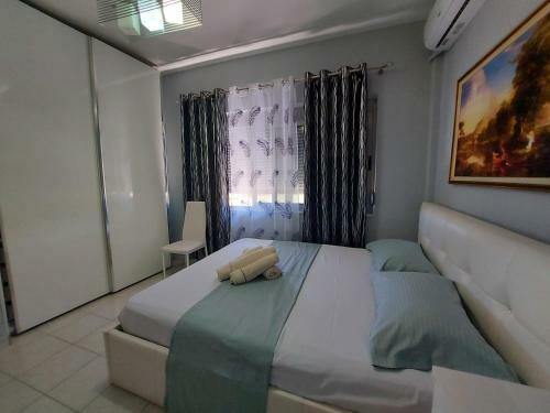 Sea & Sun Seaview Apartments { Fully Equipped }