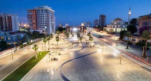 Sea View Apartment/beach/city Center/wifi