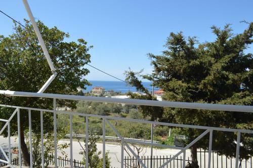 Bed & Breakfast The White House Himara
