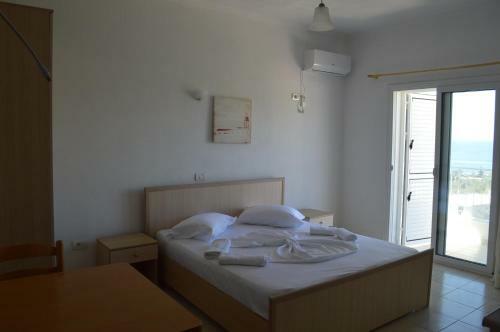 Bed & Breakfast The White House Himara