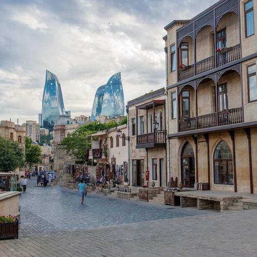 Apartment On Khagani Gardens Targovi