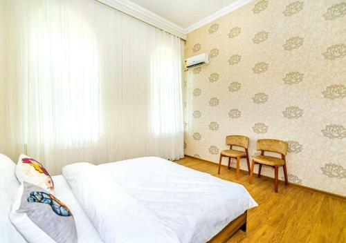Apartment On Khagani Gardens Targovi