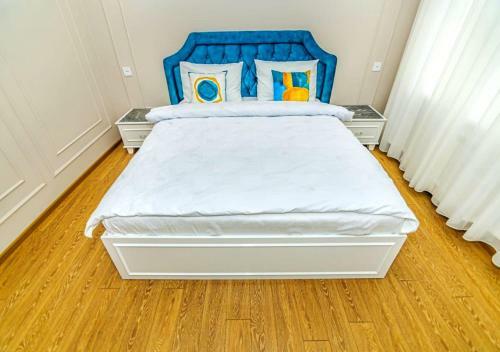 Apartment On Khagani Gardens Targovi