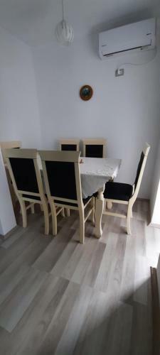 Apartament Clara Permet