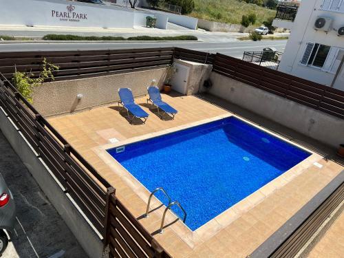 Spacious Beautiful 1 Bedroom Apartment With Pool !