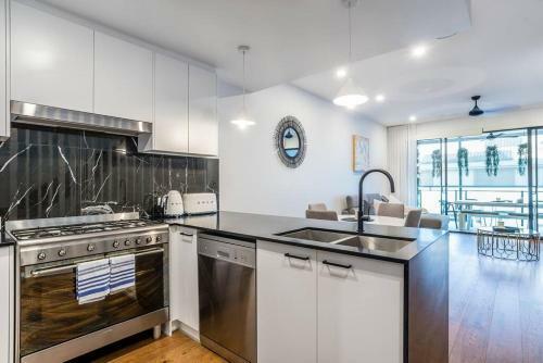 Exclusive Inner-city Townhouse / Ascot