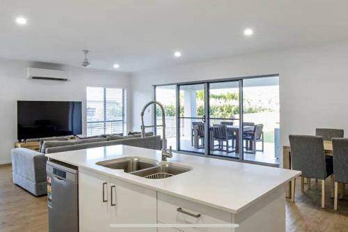 Big Brand New Home 4 Bed Rooms
