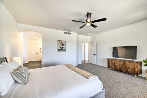 Luxury Home With Putting Green And Sunset Views!