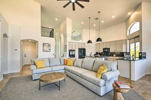 Luxury Home With Putting Green And Sunset Views!