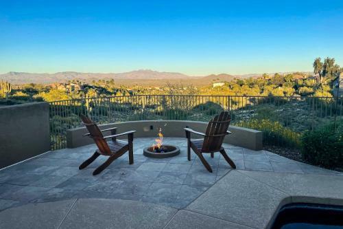 Luxury Home With Putting Green And Sunset Views!