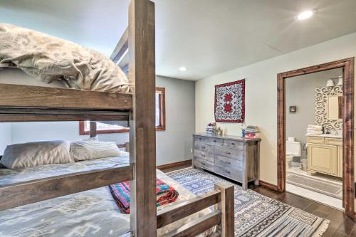Peaceful Haven With Deck And Golf Course View!