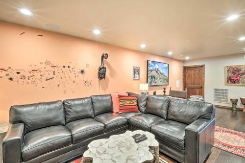 Peaceful Haven With Deck And Golf Course View!