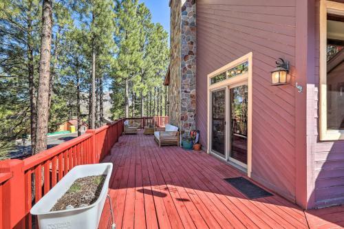 Peaceful Haven With Deck And Golf Course View!