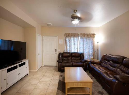 Apartamento 2 Bed 2 Bath Condo In Gated Community
