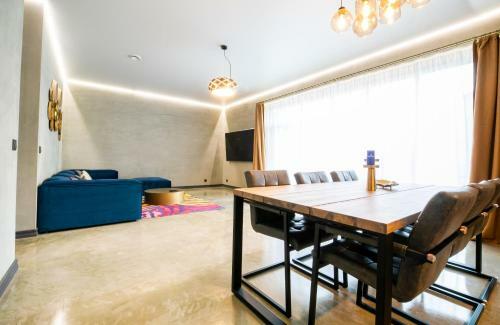 Villa Arc House
