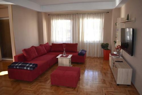 Lara's Apartment Ohrid - Spacious Apartment By The Lake