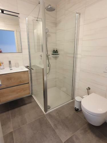 Apartamento 2bd Designer Apt. 134m2 In Strassen