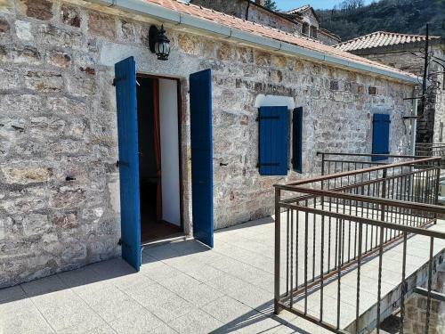 Old House M