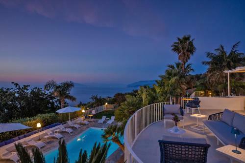 Hostal Capri Blue Luxury Villa Le Tre Monelle