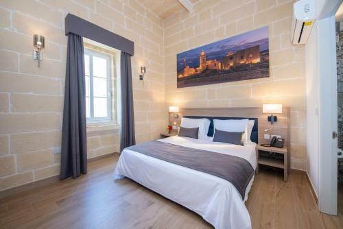 Hostal George's Boutique Living