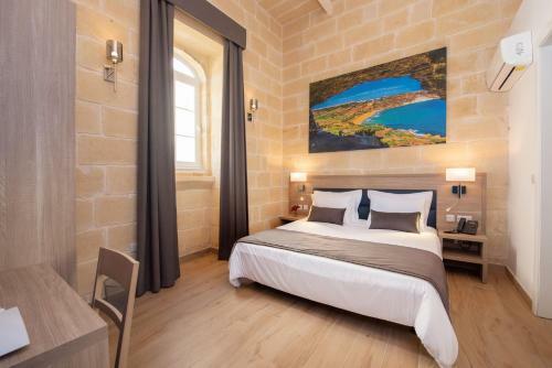 Hostal George's Boutique Living