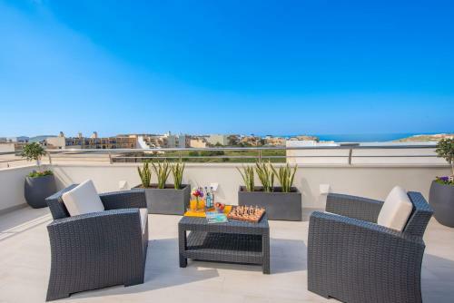 Hostal George's Boutique Living
