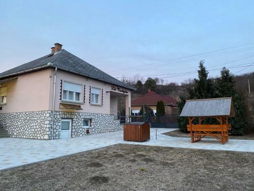 Apartamento Lili Vend�gh�z