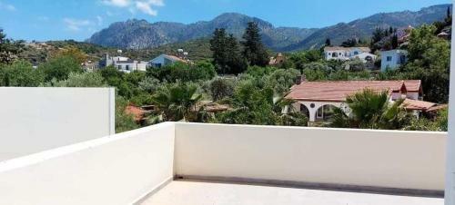 Cheerful And Cozy 3 - Bedroom Villa With Pool