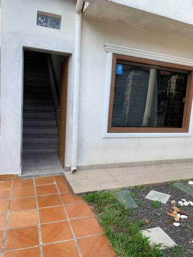 Apartamento Amplio Dpto. 3 Habitaciones. Excelente Ubicaci�n