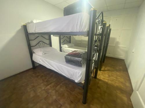 Hostal Gathering House