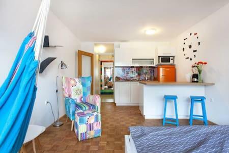 Apartment Living Colors