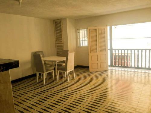 Colonial House Apartment - Historic Center