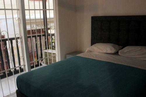 Colonial House Apartment - Historic Center