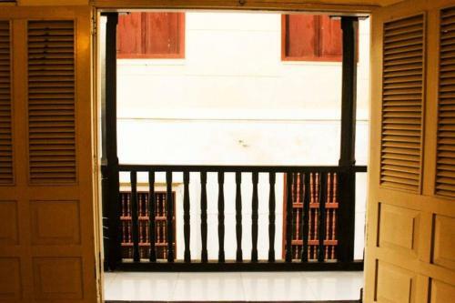 Colonial House Apartment - Historic Center