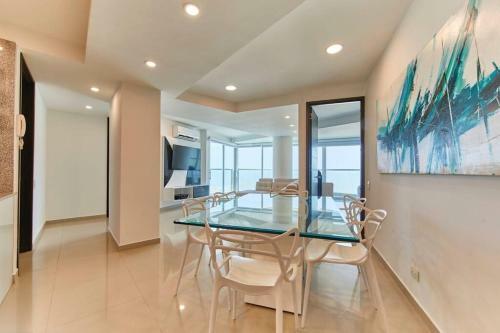 Beachfront Apartment / Panoramic View Of The Ocean
