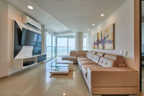 Beachfront Apartment / Panoramic View Of The Ocean